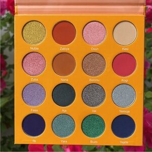 New in box Juvia’s Place - The Magic Mini Eyeshadow Palette